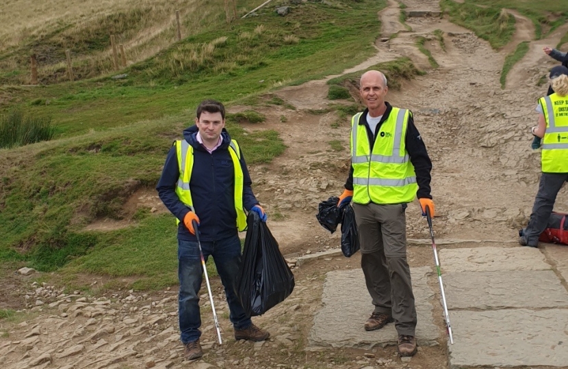 MP joins ‘extreme litter-pick' with Peak District Rangers